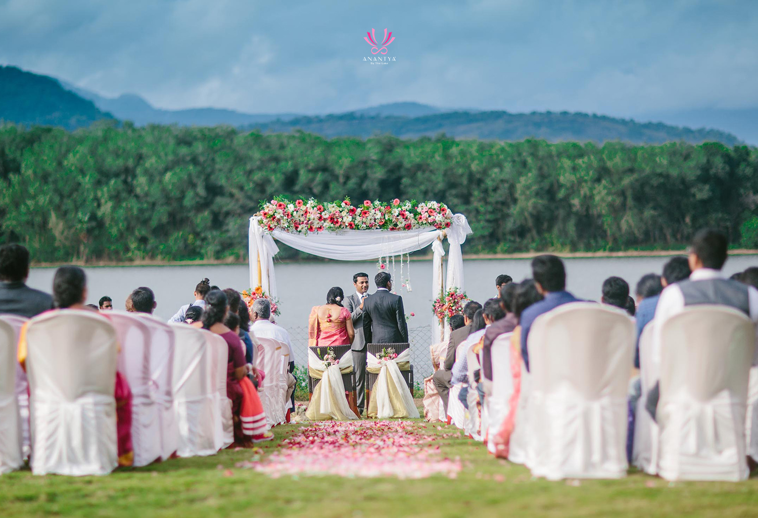 2-Lawn-Lakeside-wedding-anantya-resorts